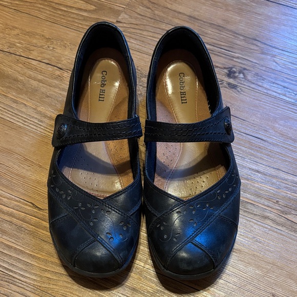 Cobb Hill by New Balance Women's Black Flats - Picture 1 of 6